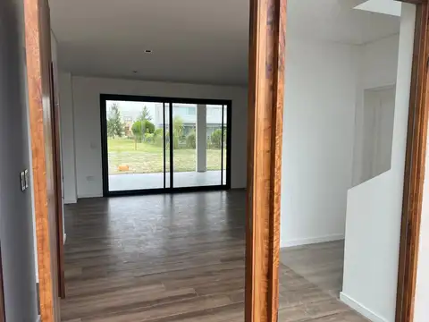 Alquiler Casa Naudir a Estrenar 2 plantas con vista a la laguna