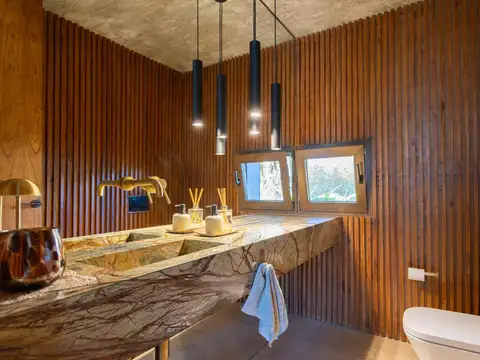 Casa 5 ambientes con 2 baños