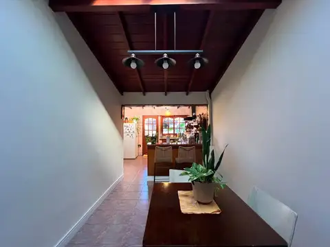 Casa 3 ambientes con 2 baños