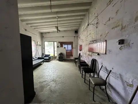 Av. Calchaquí 371 entre Republica del Líbano y Catamarca , Piso 0