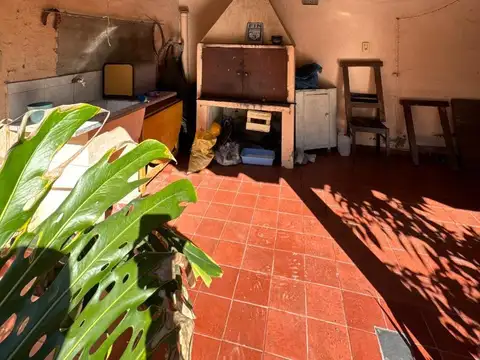 Casa con patio y terraza - El Hornero 4806 - Lote 200 m2