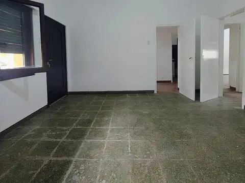 Casa en Alquiler con 1 cochera