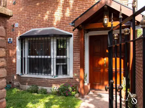 ARISTOBULO DEL VALLE  al 2200