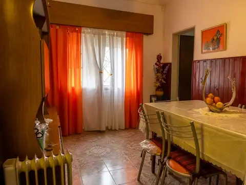 Casa 5 ambientes con 3 baños
