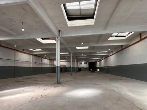 Excelente Establecimiento industrial, en Lomas del Mirador