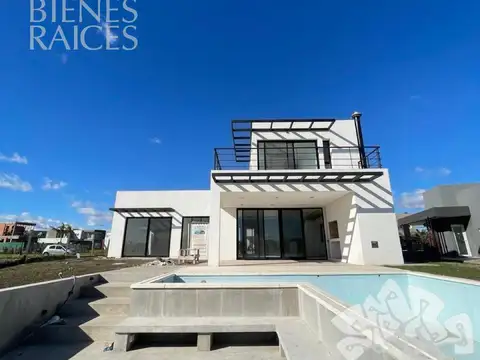 Casa en  Venta en San Sebastián al agua con Muelle