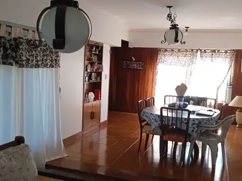 Depto Tipo Casa en Venta 64 años