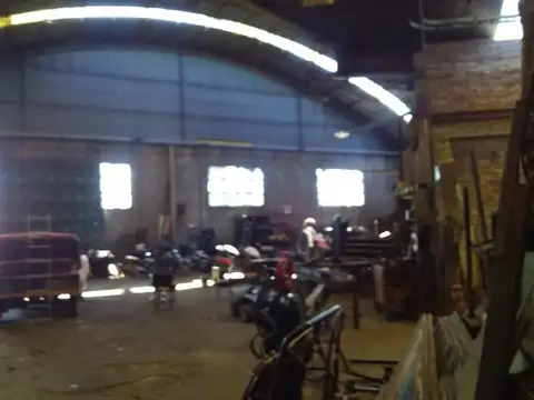 Galpon en Venta 80  mts Fondo
