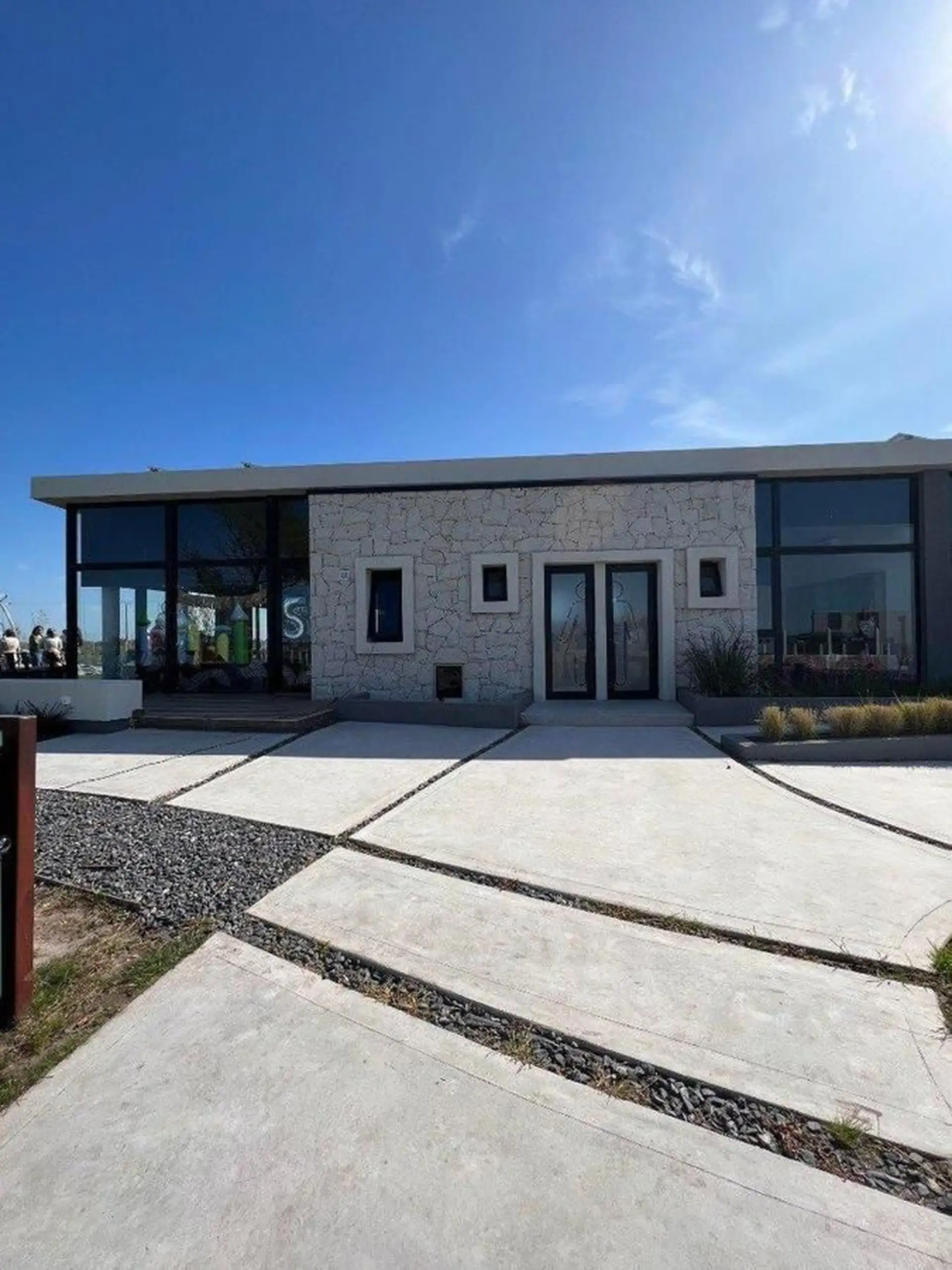 Lote de 712 m² con fondo abierto al corredor saludable en Developer Park