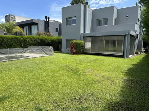 Casa en Alquiler de 3 dormitorios