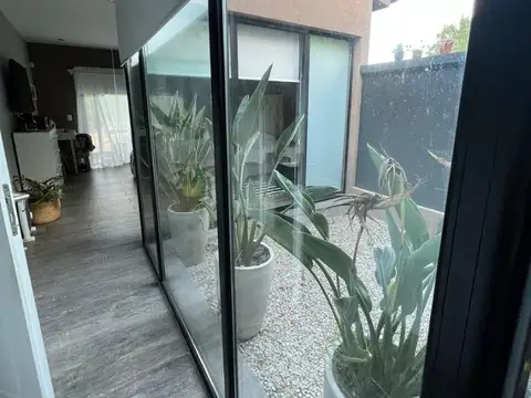 Casa 4 ambientes con 4 baños