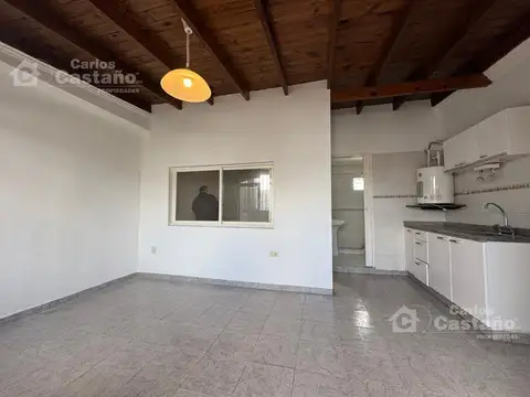Depto Tipo Casa en Alquiler de 1 dormitorio
