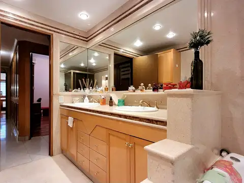 Venta casa en Ramos Mejía: Lujo, Confort y seguridad