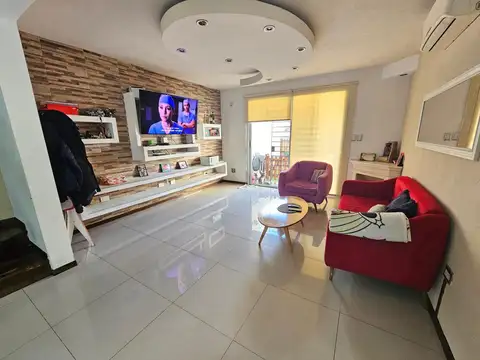 Depto Tipo Casa 5 ambientes con 3 baños