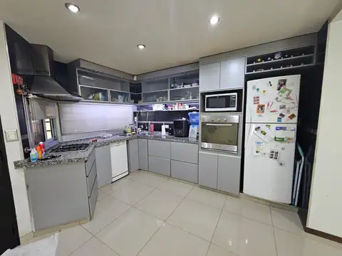 Depto Tipo Casa en Alquiler de 4 dormitorios