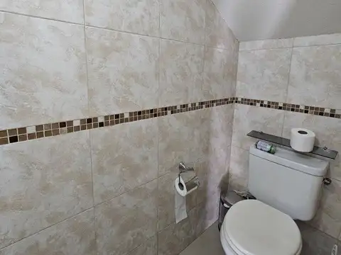 Depto Tipo Casa en Alquiler con 2 cocheras