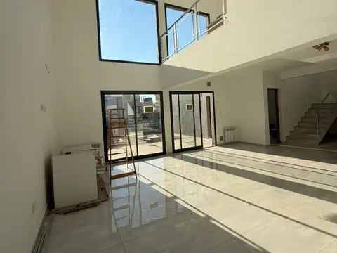 Vendo Casa en Barrio Lomas de Russell