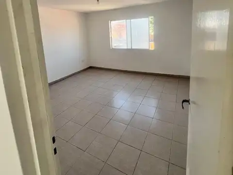 Ambato 2400, Piso 1