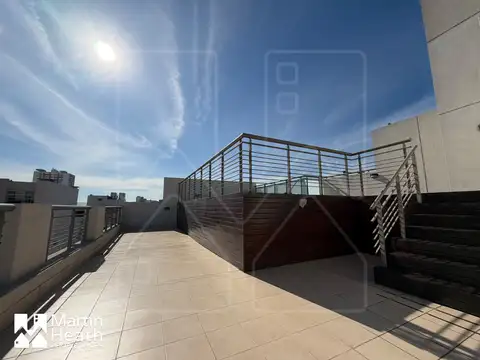 -ALQUILER- Monoambiente con hermosa vista y sol; Amenities en edificio de alta gama.