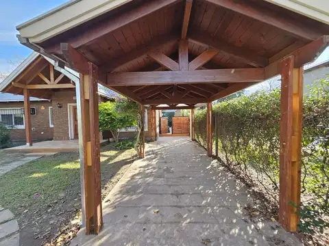 Casa en Alquiler en Funes, $ 1.300.000