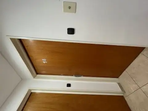 EXCEL MONOAMB DIVISIBLE AL CTFRENTE CON BALCON 8 AÑOS ANT BAÑO COMPLETO PLACAR 36 MT UBICACION IDEAL