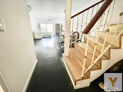 Depto Tipo Casa 5 ambientes con 2 baños