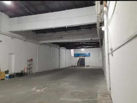 Depósito en Villa Sarmiento
