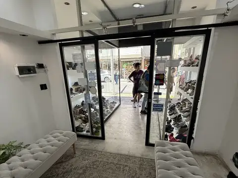 Local en Venta en Moron Sur, USD 300.000