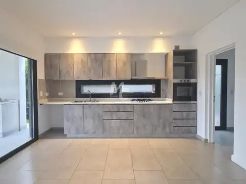 Casa en Alquiler 1 año