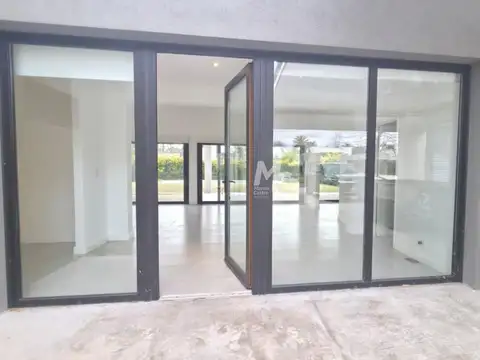 Casa en Alquiler de 3 dormitorios
