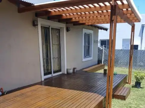 Excelente casa en "La Cumbre de la Rosa III"