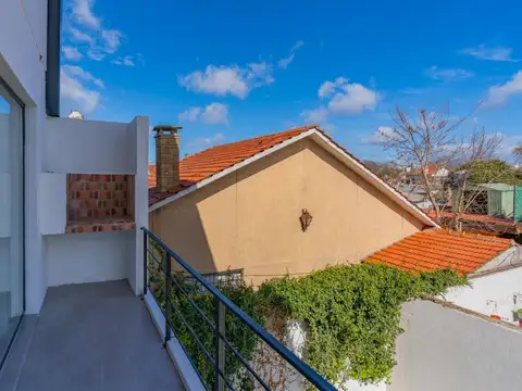 Depto Tipo Casa en Venta con 1 cocheras