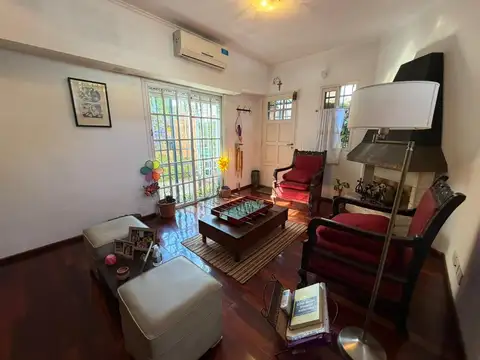 Triplex en Florida con terraza, playroom y Garage/Patio - Excelente Ubicacion.