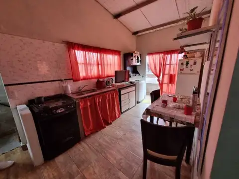 Casa 9 ambientes con 4 baños