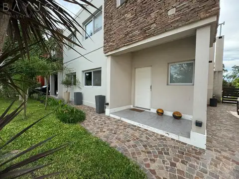Casa en Alquiler en Hábitat Residencias, USD 1.500