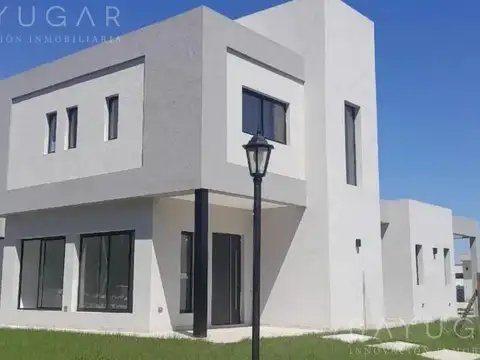Venta - Casa Moderna A ESTRENAR - Barrio Santa Elisa - Pilar del Este