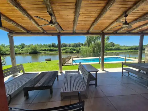 Casa 5 ambientes con 4 baños