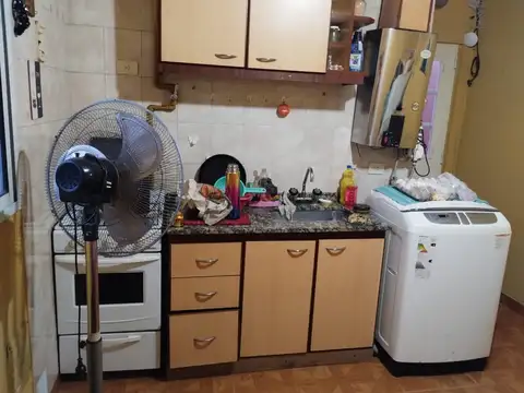 Galpón en venta en Parque Chacabuco mas dos PH contrafrente