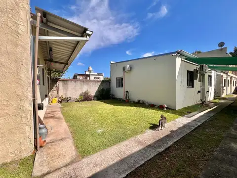 Casa 15 ambientes con 6 baños