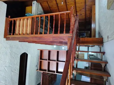 CASA EN VENTA 5 AMBIENTES VILLA LUZURIAGA