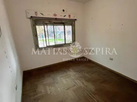 Casa 4 ambientes a la venta en Libertad, Merlo
