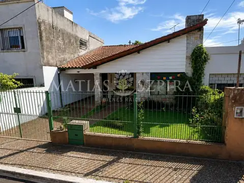 Casa 4 ambientes a la venta en Libertad, Merlo