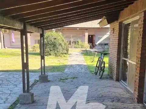 Casa 5 ambientes con 2 baños