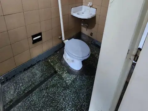 LOCAL EN ALQUILER AVENIDA BELGRANO 5890 WILDE