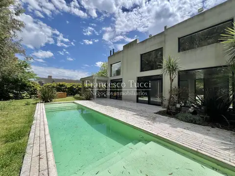 Casa en Alquiler de 3 dormitorios
