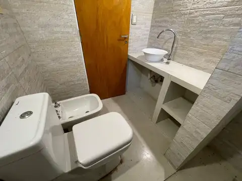 Casa 2 ambientes con 1 baño