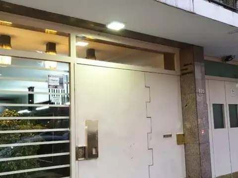 VENTA CABALLITO 3 AMBIENTES CON DEPENDENCIAS SEMIPISO BALCON