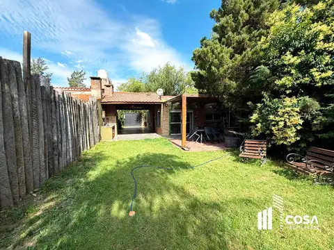 Venta Casa 1 dormitorio con jardín y piscina Funes Santa Fe