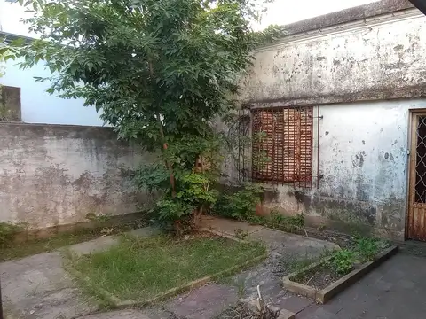 Lote con casa a reciclar en venta, Ensenada centro