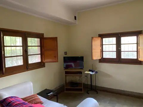 Casa 7 ambientes con 4 baños